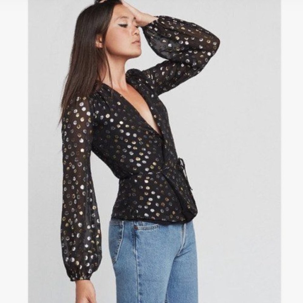 Reformation Stevie Wrap Top in Metallic Dots I Size L